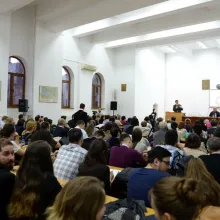 „Jertfa tinerilor din decembrie 1989 – redescoperire a demnității neamului”, conferinţă la FTOUB