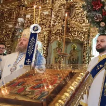 Maica lui Dumnezeu este podul care face legătura dintre cer şi pământ – PS Timotei Prahoveanul