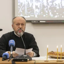 Părintele Gheorghe Holbea: Tinerii din ’89 și-au jertfit viețile pentru un ideal care ne cuprindea pe toți