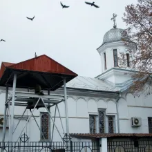 Povestea Bisericii Bariera Rahovei: Construită într-o perioadă a demolărilor, nu a scăpat de gloanțe în ‘89