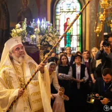 Catapeteasma este o Evanghelie pictată, a spus Patriarhul la sfinţirea iconostasului Bisericii Militari I