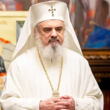 Patriarhul României a donat 10.000 lei pentru protecția voluntarilor care îi ajută pe cei afectați de pandemie