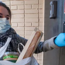 Mii de solicitări pe platforma dedicată celor afectați de pandemie. Ajută și tu. Cu bucurie!