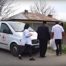 Bucurie în apropierea Sfintelor Paști: Voluntarii CMN au mers cu daruri în zone rurale din 4 județe