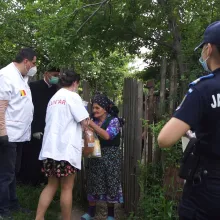 Voluntarii CMN au ajutat familii vulnerabile din cinci localități teleormănene