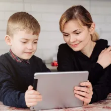 Arhiepiscopia Bucureștilor va achiziționa 375 de tablete pentru elevii din județele Ilfov și Prahova