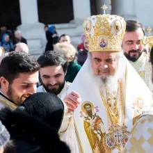 Avem speranţa că nu peste mult timp ne vom reîntâlni la slujbele Bisericii, spune Patriarhul Daniel