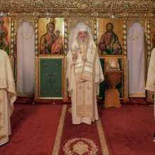 Patriarhul: Pentru jertfelnicia mironosițelor actuale, Domnul poate prăvăli piatra grea a pandemiei de la ușa casei noastre