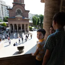 PS Varlaam Ploieșteanul la Mănăstirea Antim: Să nu alergăm doar după lucruri trecătoare, ci după sfințenie!