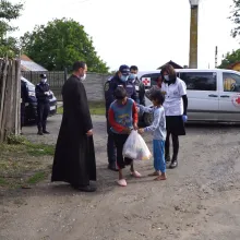 Voluntarii CMN au oferit ajutoare alimentare în opt localități din județele Dolj, Gorj și Mehedinți