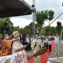 Patriarhul Daniel a sfințit Biserica „Acoperământul Maicii Domnului” din cartierul bucureștean Titan