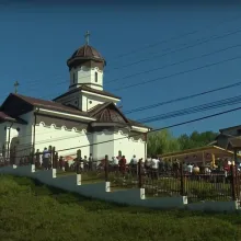 La 3 ani de la punerea pietrei de temelie, a fost sfințită biserica din satul prahovean Vărbilău