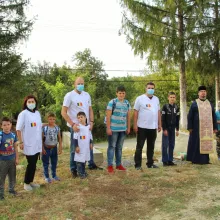 Voluntarii CMN au oferit „Ajutor pentru elevi” din patru localităţi prahovene