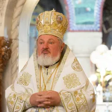 Evanghelia învierii fiicei lui Iair arată cât de importantă este atingerea de izvoarele harului, spune PS Varlaam