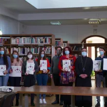Voluntarii care au contribuit la digitalizarea bibliotecii FTOUB au primit distincţii