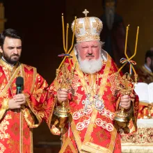 De la Sf. Ștefan și până azi, Biserica îmbracă mantia martiriului rugându-se pentru prigonitori, spune PS Varlaam
