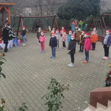 Sf. Nicolae a venit deja în centrele de zi din Arhiep. Bucureștilor, cu daruri de la Părintele Patriarh