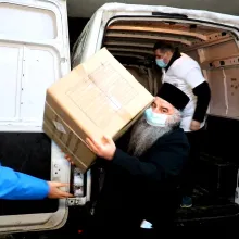 Voluntarii CMN ajută Spitalul Fundeni cu 1.000 de pături și Institutul Oncologic București cu 50.000 măști