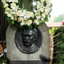 Cimitirul Bellu: Poetul Mihai Eminescu va fi pomenit la 171 ani de la naştere