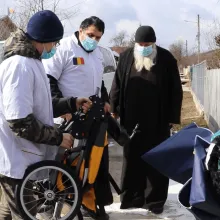 Locuitorii din Valea Dulce şi Bălţeşti au primit vizita voluntarilor CMN