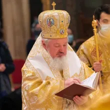 Ce milostenie oferim? Ordinea în șifonier sau în cămară nu presupune o faptă bună, spune PS Varlaam