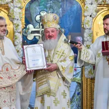 Diplome şi distincţii oferite de Patriarh pentru cei care s-au implicat în restaurarea Bisericii Bumbăcari