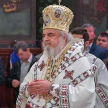 Patriarhul Daniel către românii de pretutindeni: Îi îndemnăm să fie permanent în legătură cu cei dragi rămași în ţară