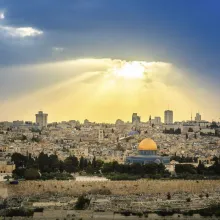 Patriarhul: Apel pentru încetarea conflictului armat dintre evrei şi palestinieni în Ţara Sfântă