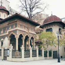 La 30 de ani de la renaștere, Mănăstirea Stavropoleos păstrează deschis dialogul cu prezentul și cu cetatea