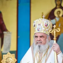 Hristos S-a înălțat în slavă prin jertfă, spune patriarhul: legătura cu Ziua Eroilor și stema României