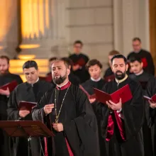 Tronos va concerta pe continent american | Program