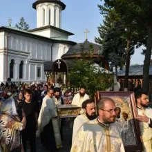 Mănăstirea Plumbuita: Procesiune cu moaştele Sfântului Ioan Botezătorul