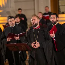 Tronos concertează la Strada de C’Arte. „Uneori venim și-n stradă ca să vă chemăm către Biserică”