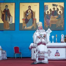 PS Varlaam a prezentat un volum şi alte proiecte iniţiate de Patriarh pentru satul românesc aflat în criză
