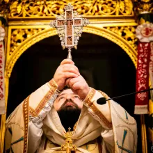 Arhim. Chiril Lovin explică de ce postim în ziua Înălţării Sfintei Cruci