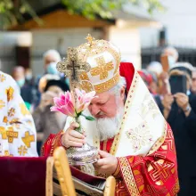 PS Varlaam Ploieşteanul: Să-i învăţăm pe copiii noştri importanţa crucii