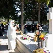 Patriarhul s-a rugat la mormântul Pr. Dumitru Stăniloae