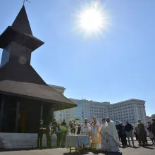 Sfințire de clopotniță la MApN. Biserica păstrează o legătură profundă cu Armata, a spus PS Ieronim