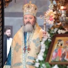 Schitul Măgureanu | PS Ieronim îi îndeamnă pe creștini să vină la biserică și să nu-și lege sufletul de mult sau de puțin