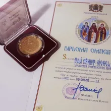 Voluntarii activi de la Paraclisul Catedralei Naționale au primit distincții din partea Patriarhului României