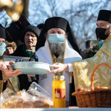 Pomenire la mormântul lui Eminescu în Anul omagial 2022: Dumnezeu i-a primit rugăciunile, spune PS Timotei