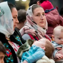 PS Varlaam către mame: Să păstreze vie icoana Întâmpinării Domnului și să ducă duminică de duminică pruncii la biserică