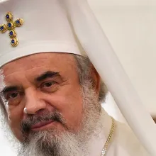 Să înțelegem postul ca școală a libertății și a sfințirii: Ne hrănim cu lumină, spune Patriarhul Daniel
