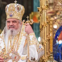 Patriarhul Daniel: Când ne închinăm și sărutăm icoana, imităm întâlnirea noastră cu o persoană pe care o iubim