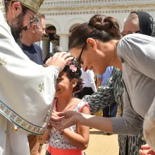 Importanța femeilor creștine în societate. Biserica le pune sub ocrotirea Mironosițelor, icoane ale curajului