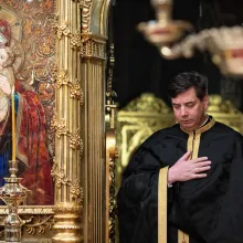 Denie: Pr. Mihail Săsăujan rezumă discuția lui Hristos cu fariseii. Să înțelegem evenimentele și să-L însoțim