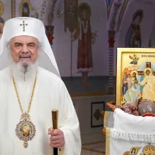 Patriarhul Daniel, mesaj de Paşti: Sărbătoarea ne îndeamnă pe toţi să împărtăşim celor din jur bucuria şi pacea lui Hristos