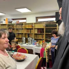 PS Ieronim a vizitat refugiații cazați la Parohia Brâncuși din Capitală: „Să micșorăm suferințele fraților noștri!”