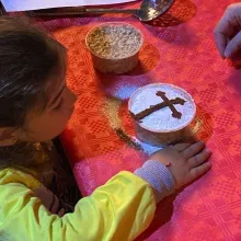 Atelier tematic pentru copii și părinți la Parohia Cotroceni-Răzoare: Simbolism și preparare colivă