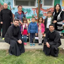 Două parohii bucureştene sprijină beneficiarii Centrului pentru copii „Sf. Stelian” din Urlați